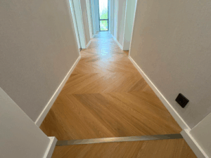 Laminált padló, parketta, aljzatkiegyenlítés, lépcső burkolás, szőnyegpadló, padlóburkolat