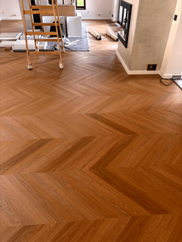 Laminált padló, parketta, aljzatkiegyenlítés, lépcső burkolás, szőnyegpadló, padlóburkolat